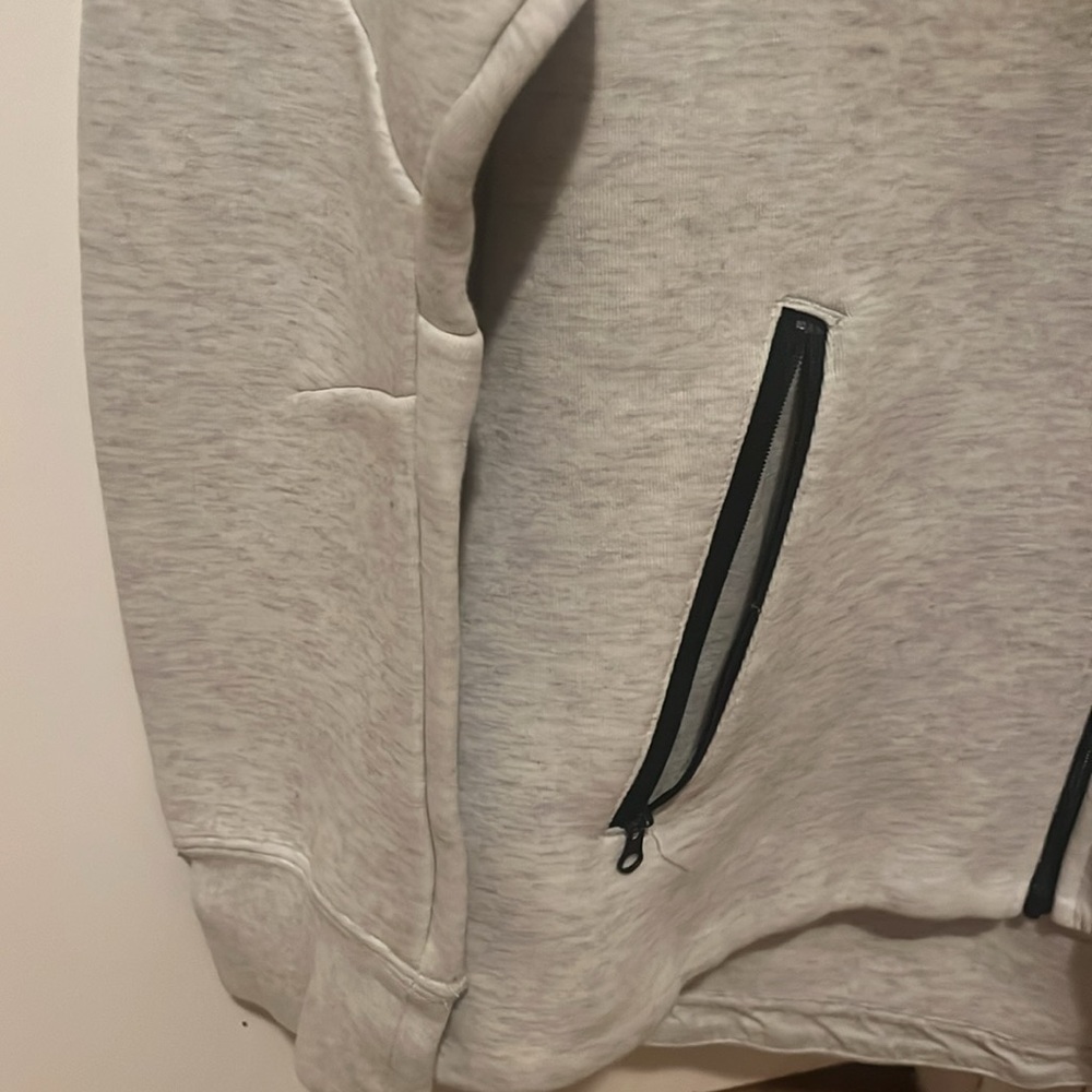 Nike tech - Picture 2 of 3